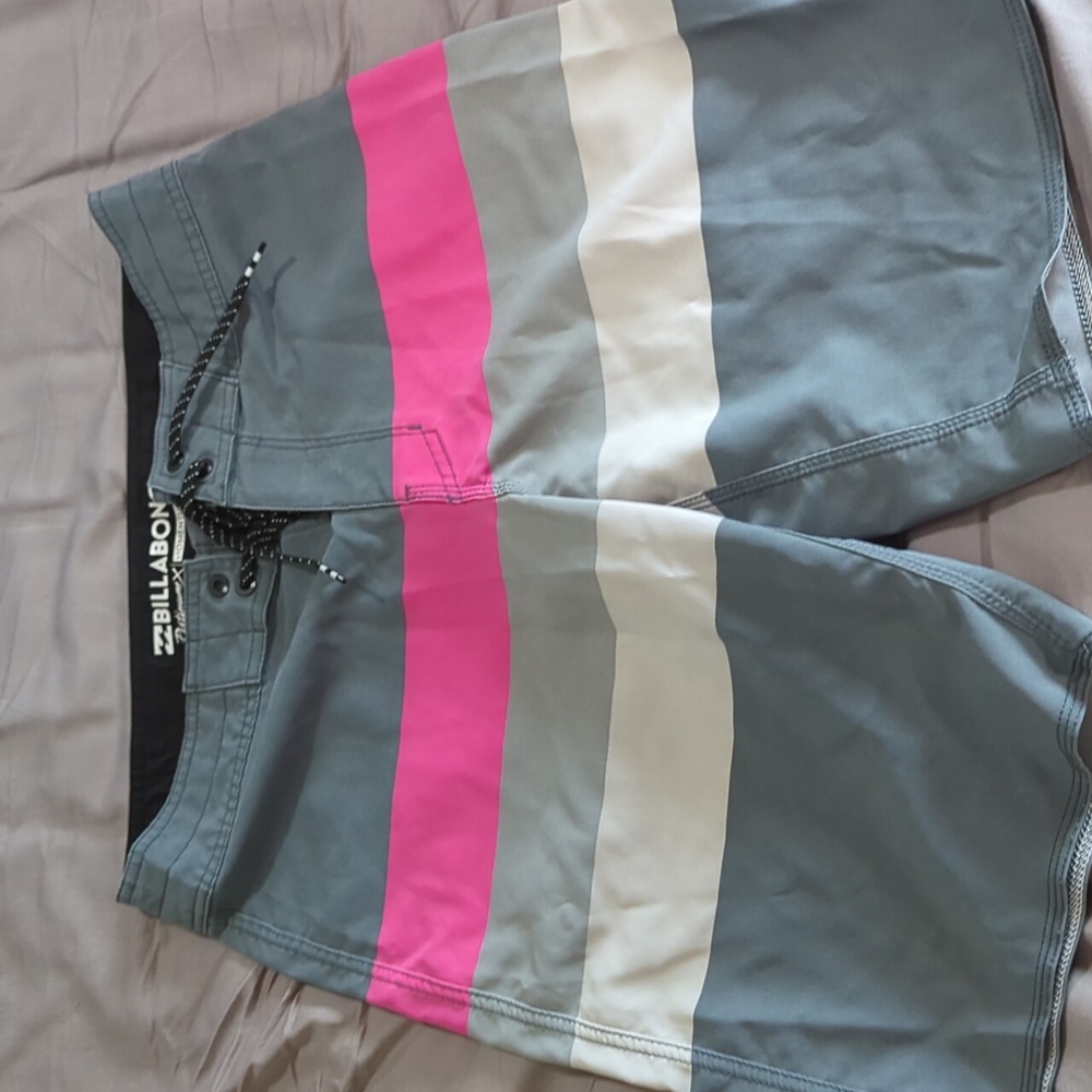 Men's Billabong Boardshorts size 28